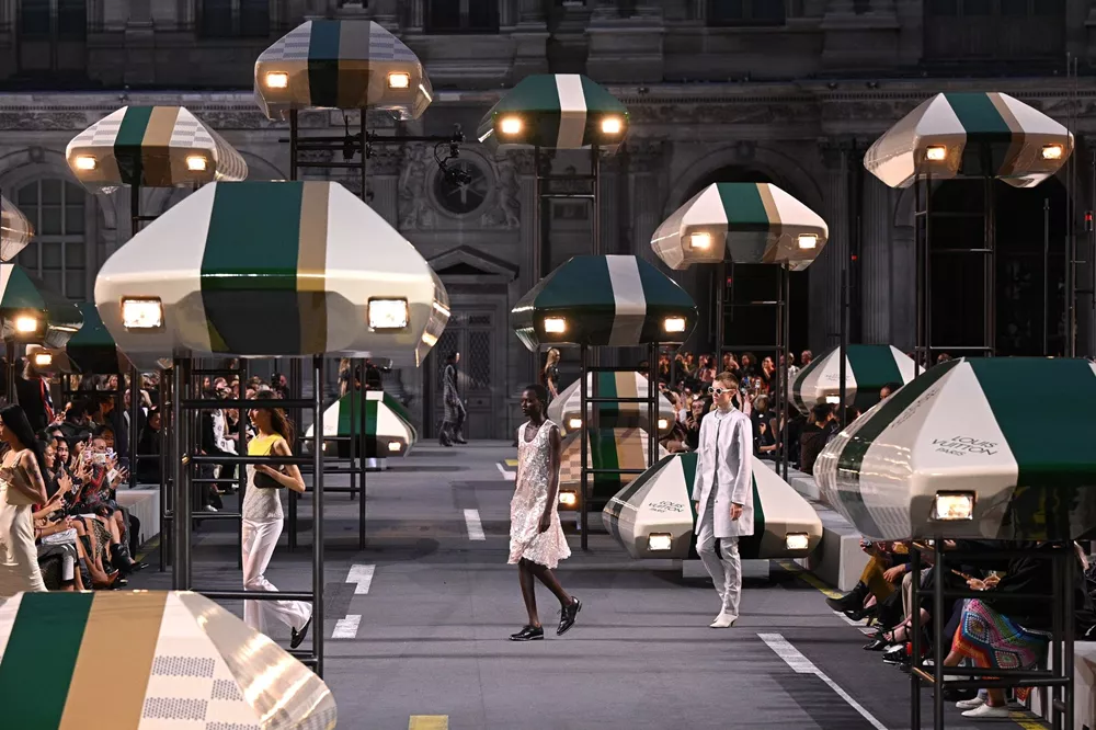Louis Vuitton ιπτάμενα αυτοκίνητα