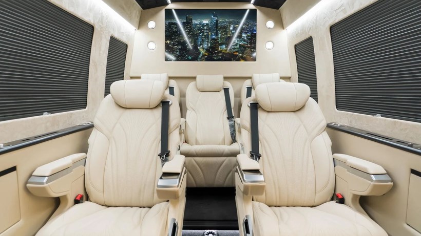 Mercedes Sprinter by Clive Sutton