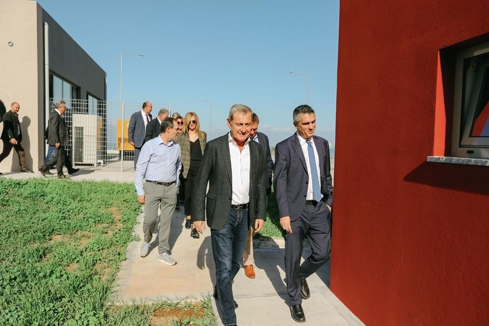 Ολυμπία Οδός Πάρκινγ φορτηγών Ακράτα