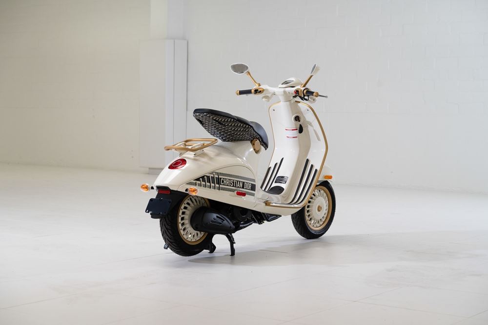 Vespa 946 Christian Dior Edition