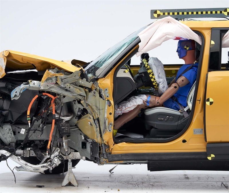 Rivian R1T Crash Test