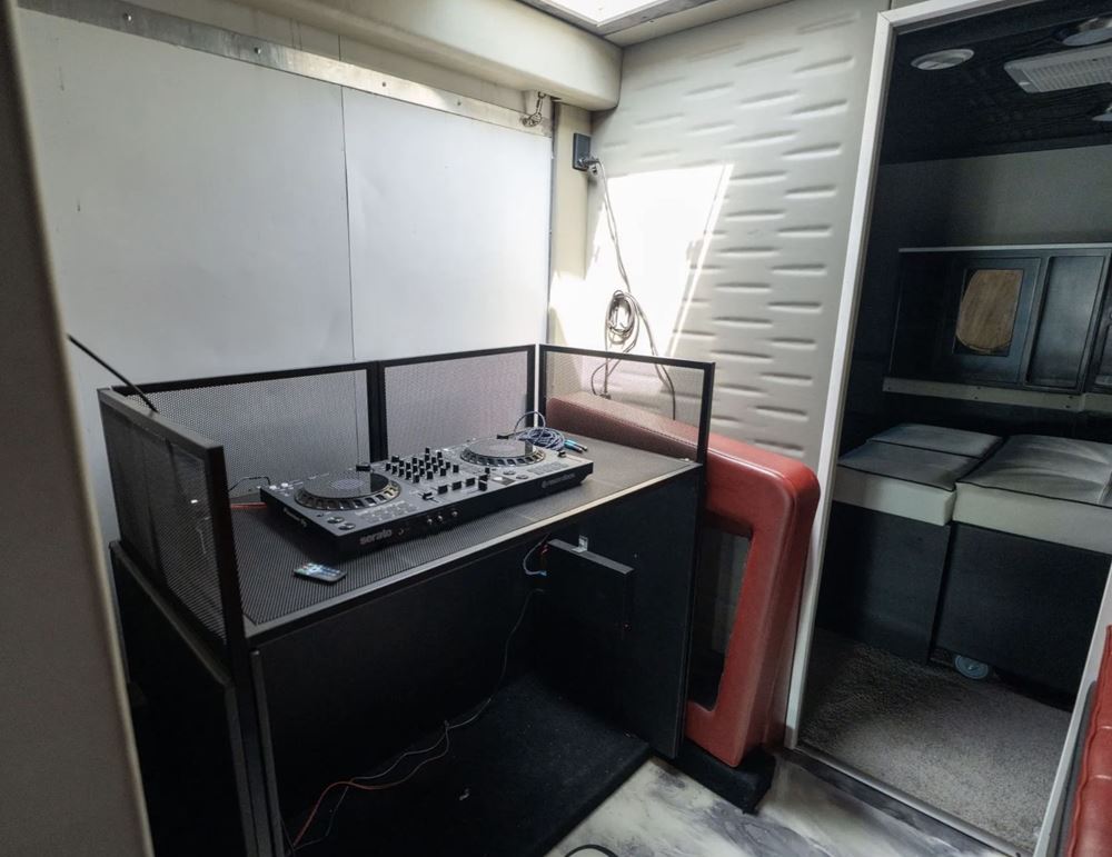 Shaquille Ο&amp;#39;Neal luxury bus