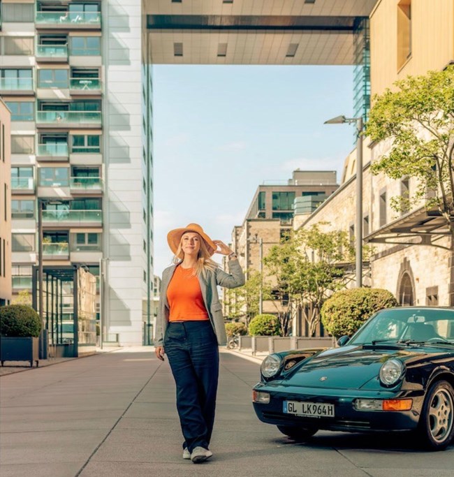 Laura Kukuk Porsche 911 (964)