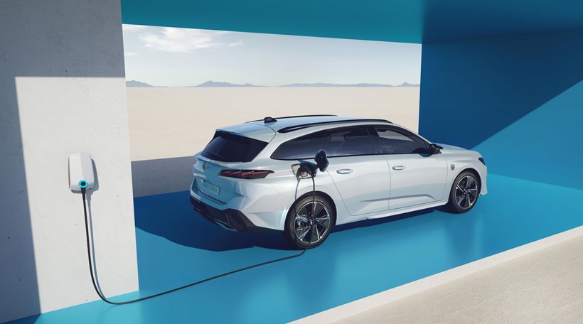 Το πρώτο ηλεκτρικό Peugeot 308