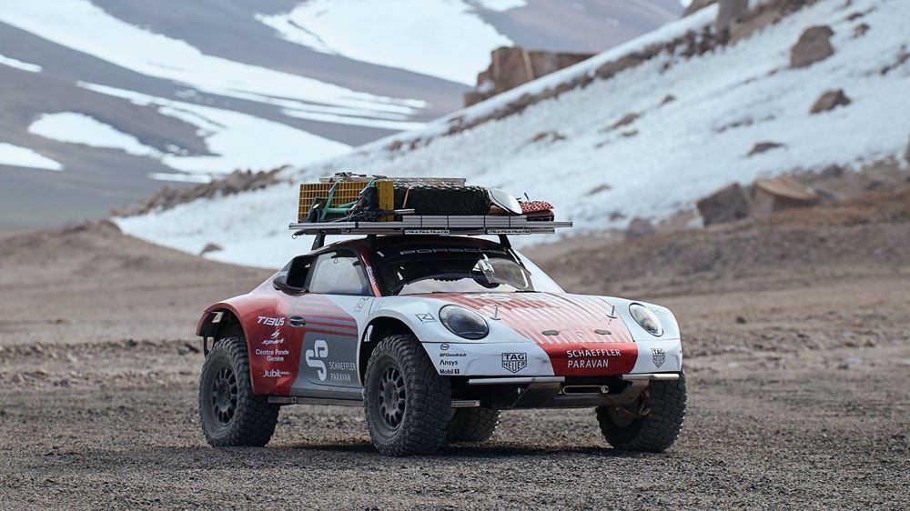 Porsche 911 Chile Volcano