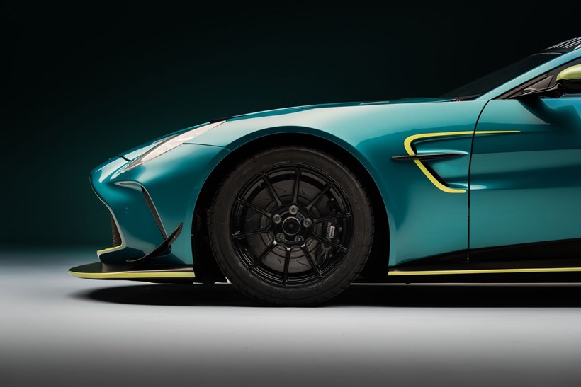 Aston Martin Vantage GT4