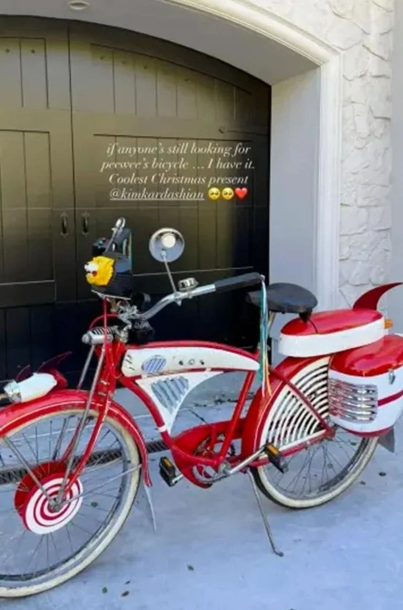 Kim Kardashian pee wee bike