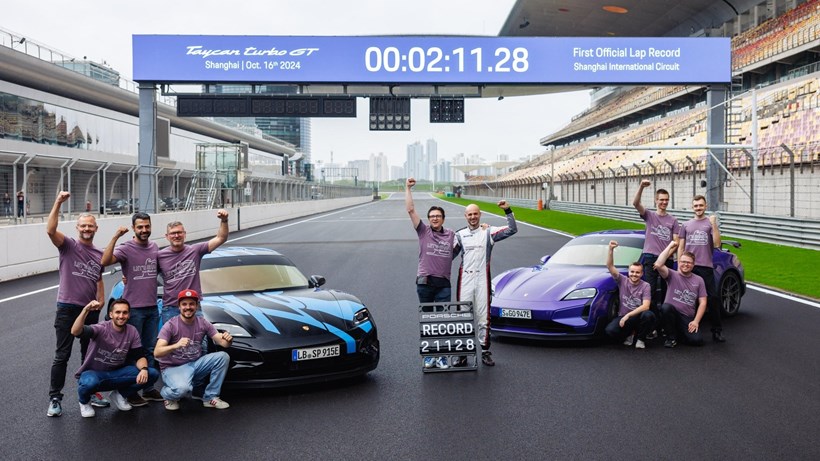 Porsche Taycan Turbo ρεκόρ Σαγκάη