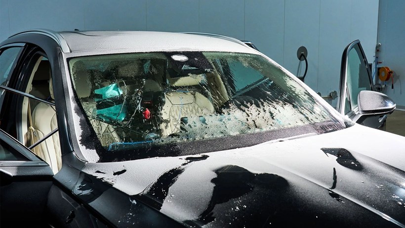 Genesis GV70 windscreen defrost
