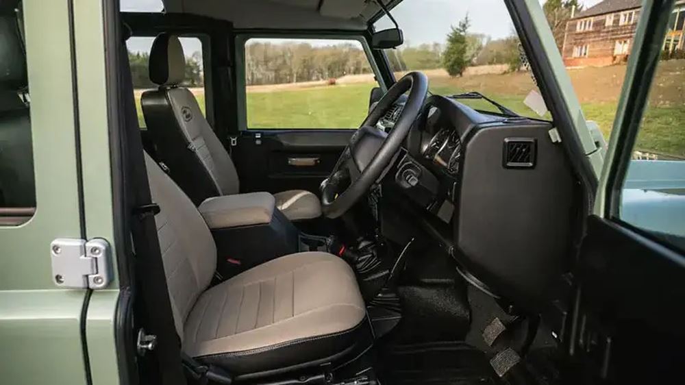 Land Rover Defender 110 Heritage Edition