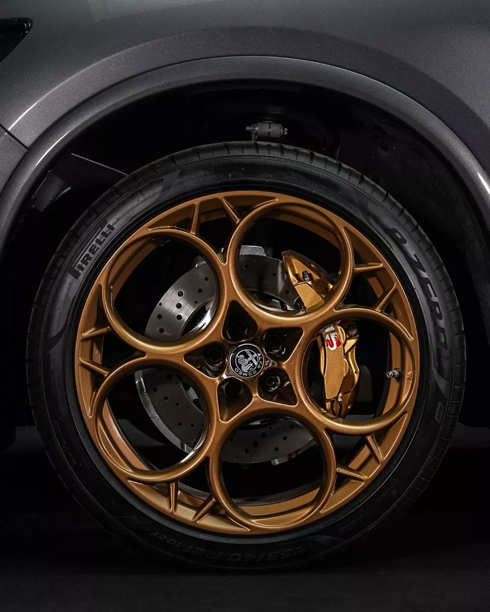 Alfa Romeo Stelvio QV Ντουμπάι