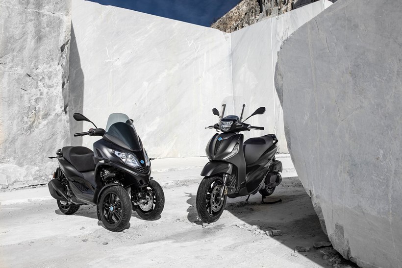 Piaggio MP3 300 & Beverly Deep Black