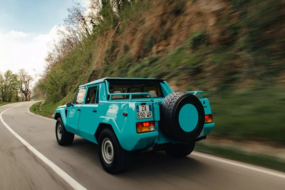 Lamborghini LM002