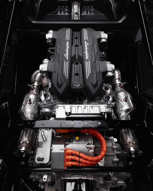 Το νέο υβριδικό hypercar Lamborghini LB744