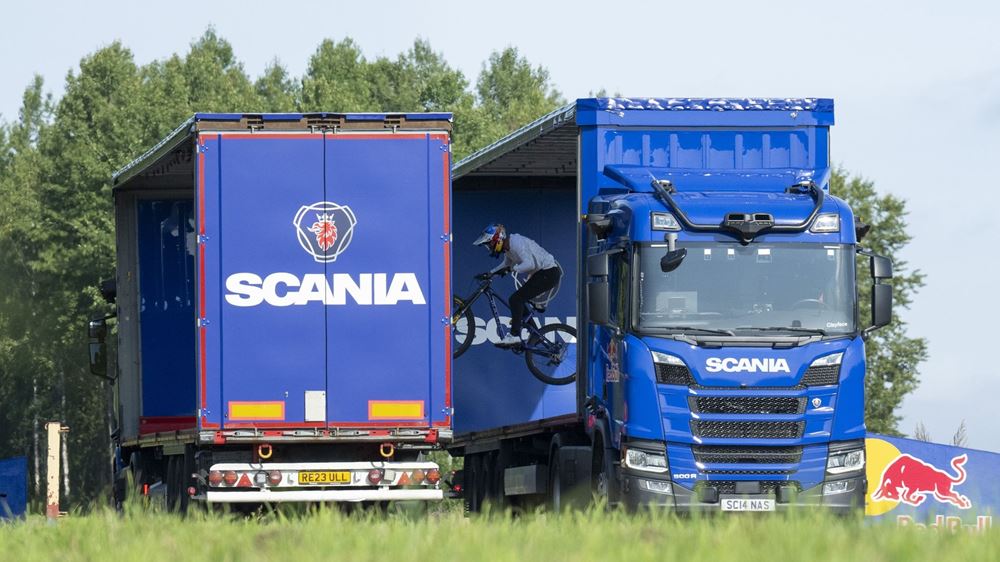 Red Bull ποδήλατο Scania Αυτόνομα φορτηγά