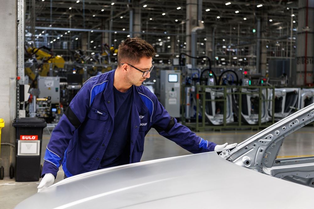 BMW iX3 γραμμή παραγωγής εργοστάσιο Debrecen Ουγγαρία