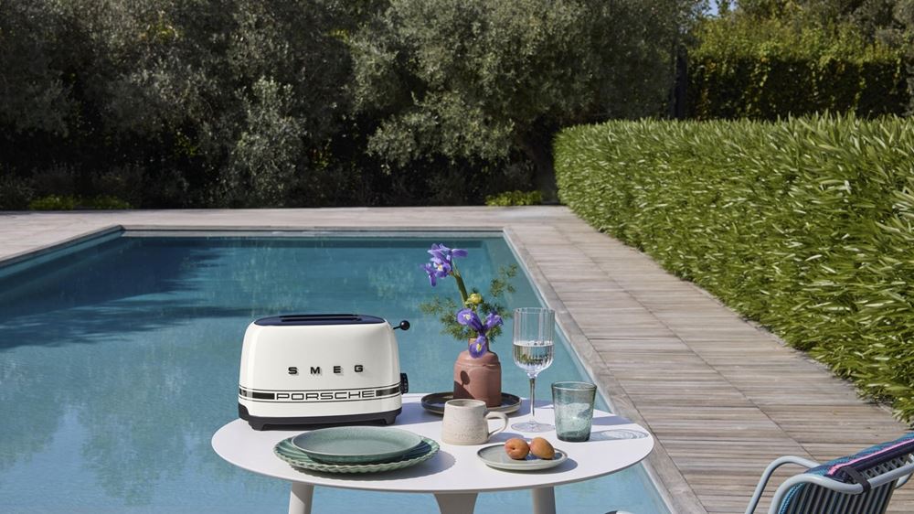 Porsche x Smeg 2025