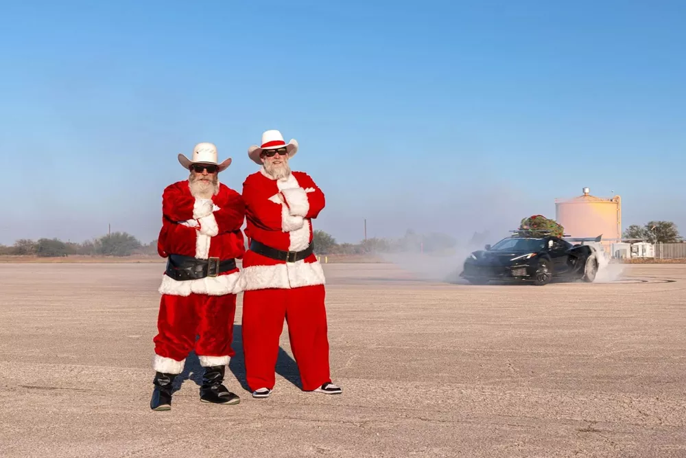 Hennessey Corvette ZR1 χριστουγεννιάτικο δέντρο