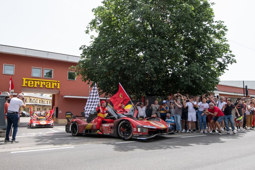 Ferrari 499P Le Mans πανηγυρισμοί Maranello