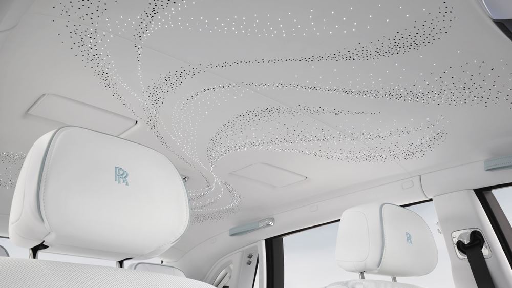 Rolls-Royce Phantom Scintilla με την Νίκη της Σαμοθράκης