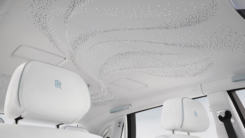 Rolls-Royce Phantom Scintilla με την Νίκη της Σαμοθράκης