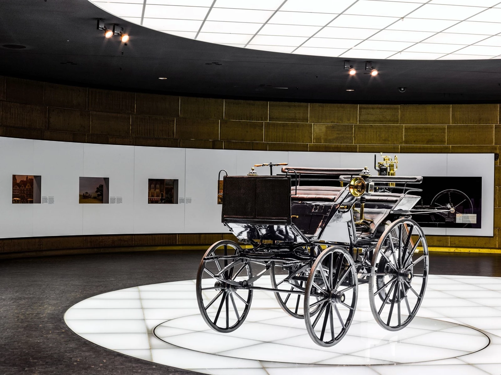 Mercedes-Benz 140 χρόνια επέτειος