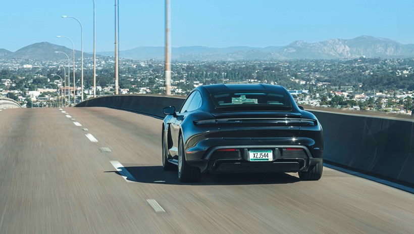 Porsche Taycan 2024