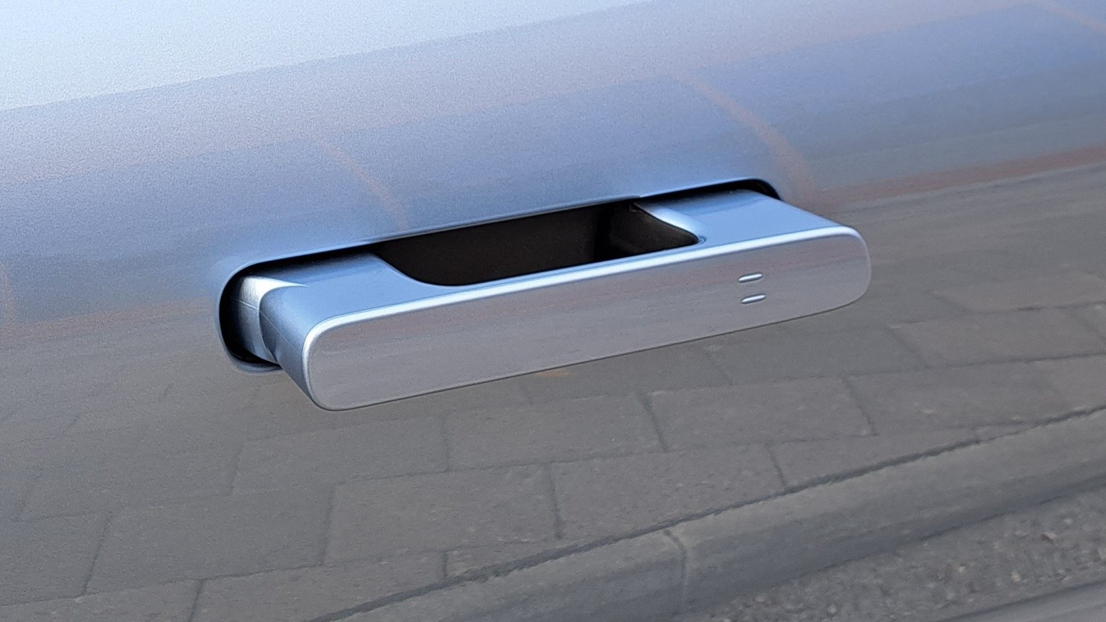 Tesla Model S popout handle