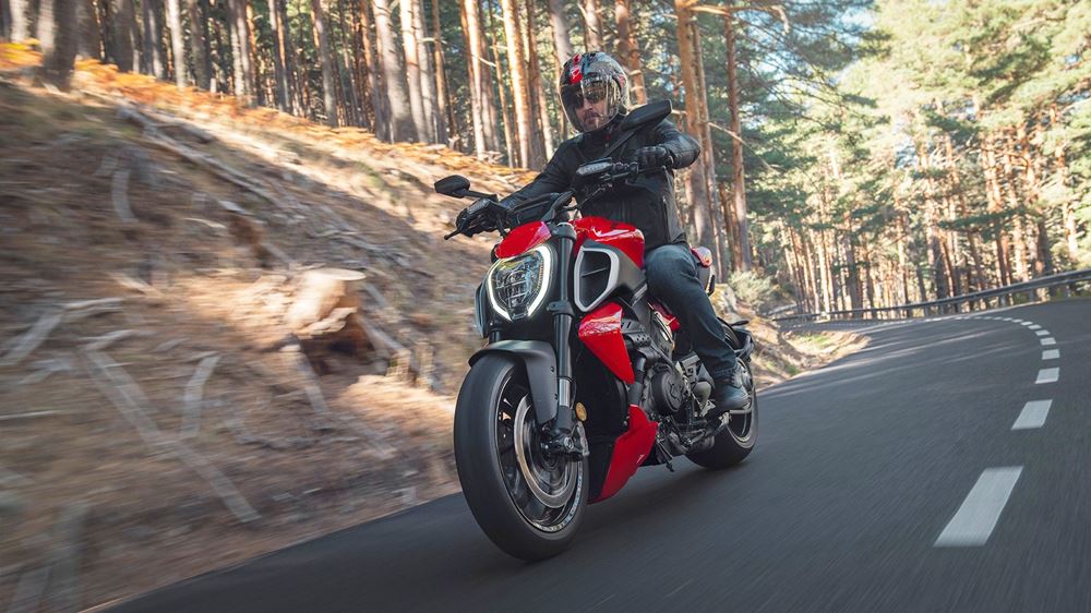 Ducati Diavel V4