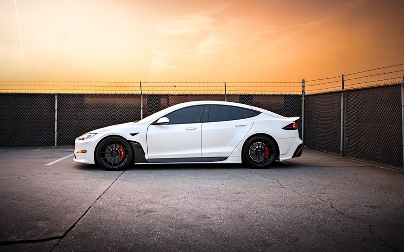 Tesla Model S Plaid Unplugged Performance