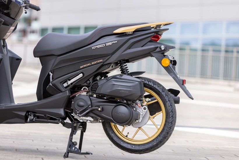 UM XPEED 125