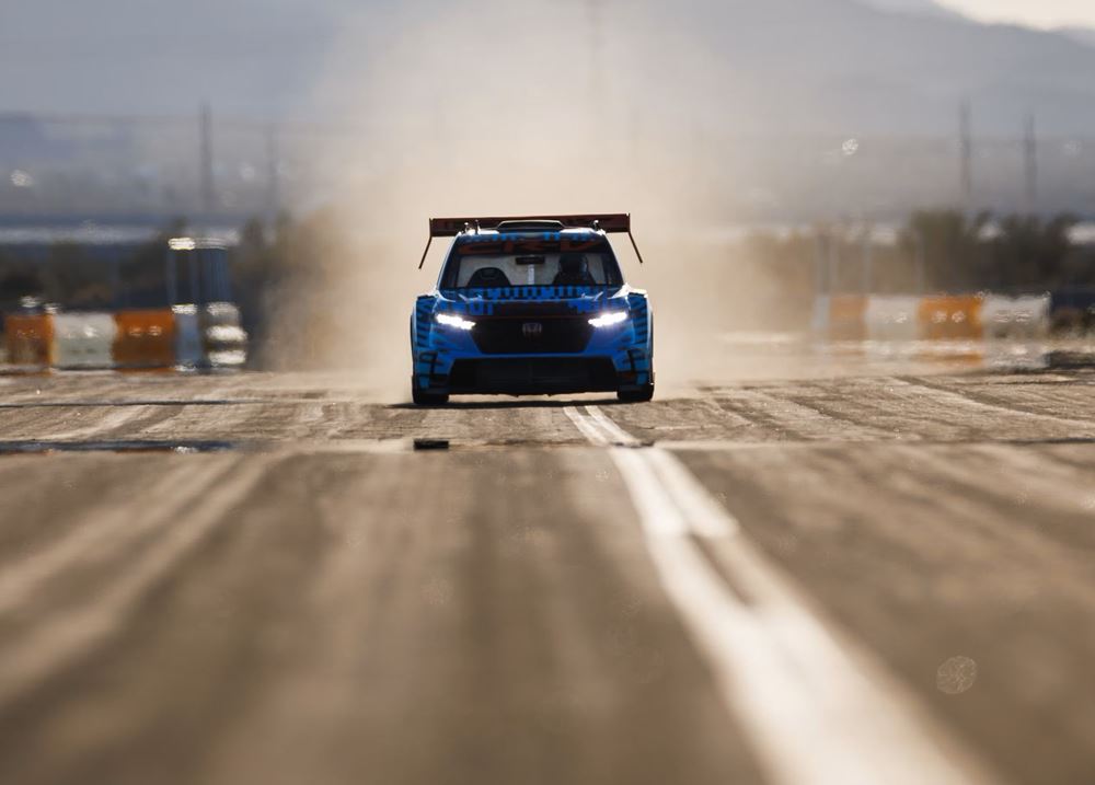 Honda CR-V Hybrid Racer