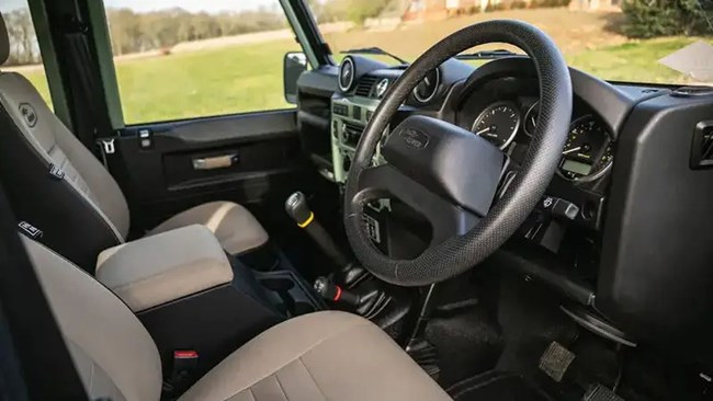 Land Rover Defender 110 Heritage Edition