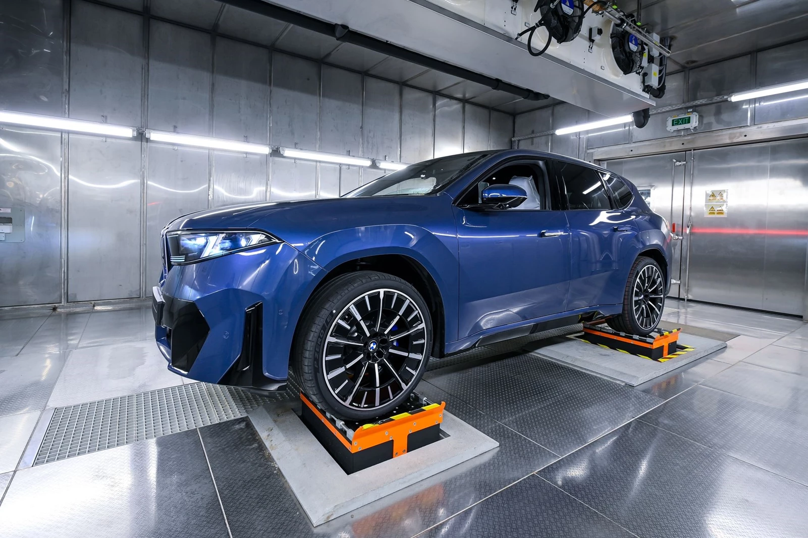 BMW iX3 γραμμή παραγωγής εργοστάσιο Debrecen Ουγγαρία