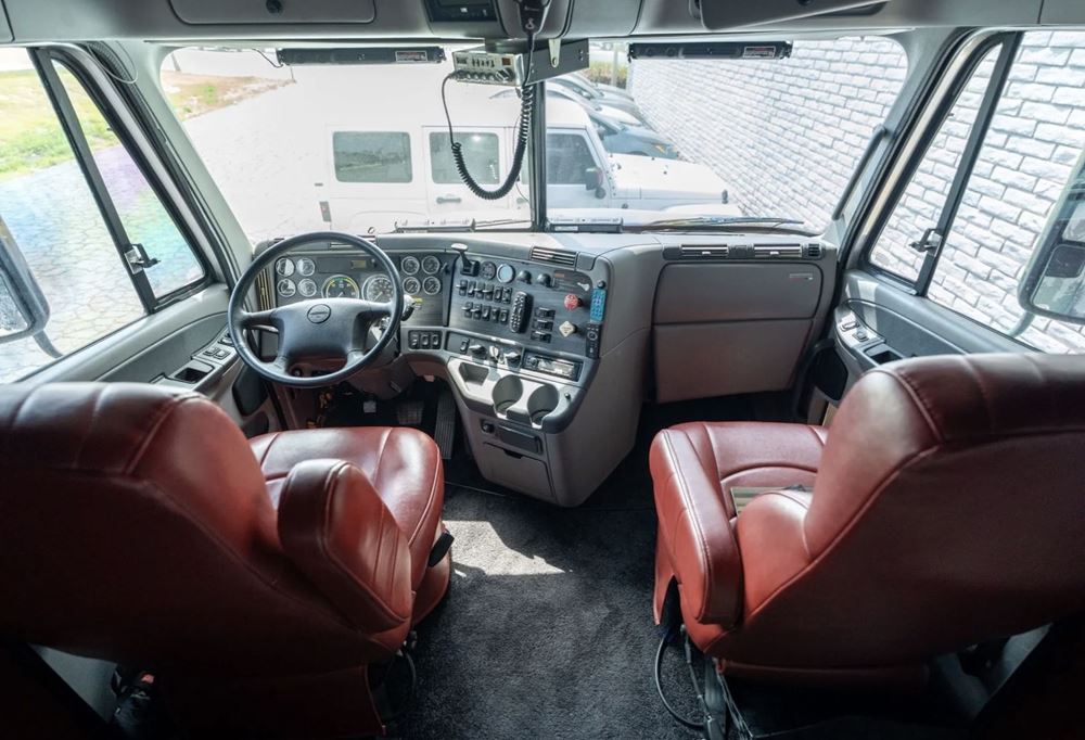 Shaquille Ο&amp;#39;Neal luxury bus