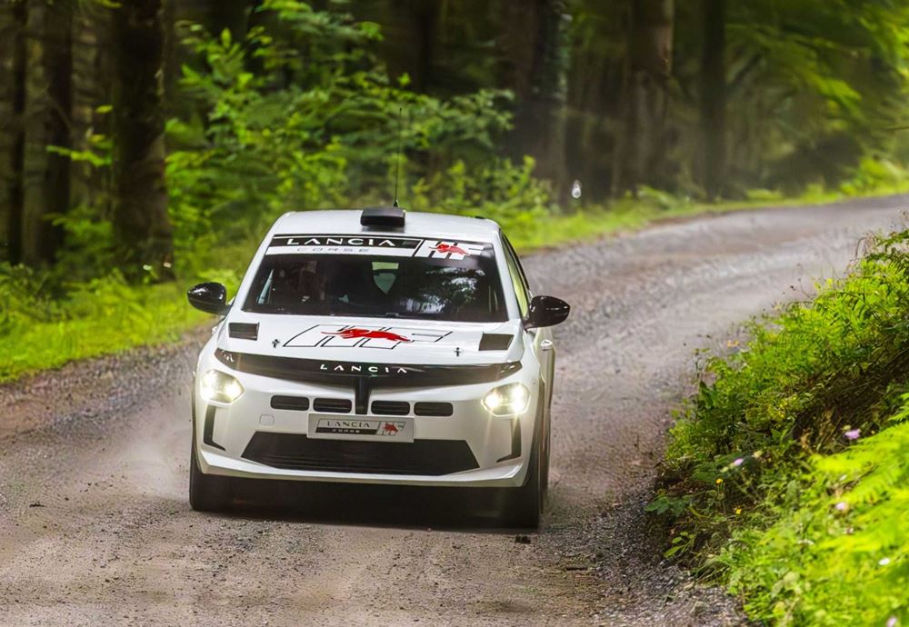 Lancia Ypsilon Rally 4 HF me Miki Biasion