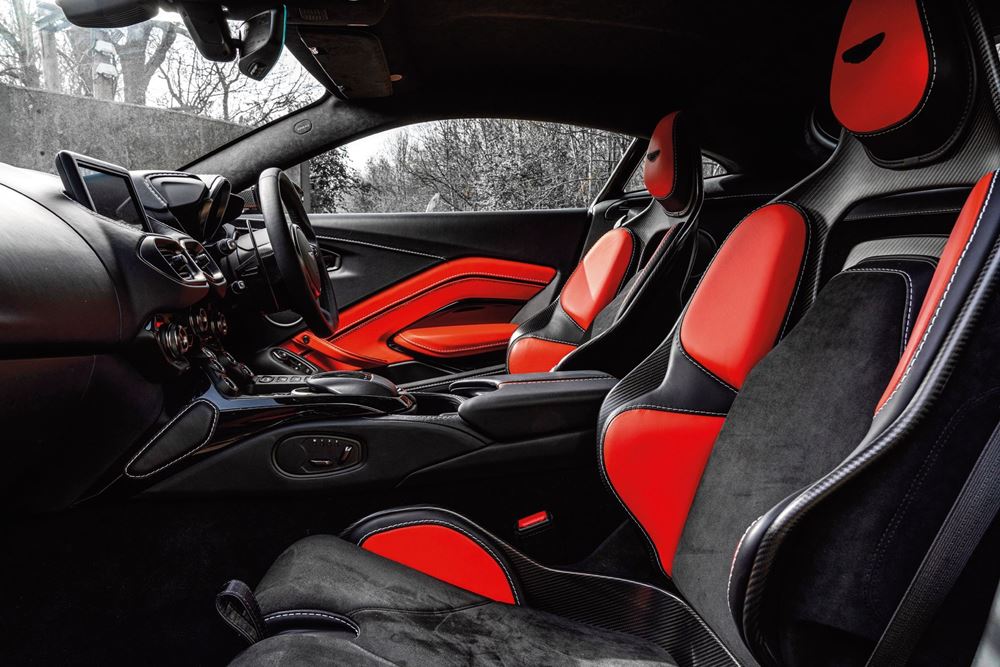 Aston Martin V12 Vantage