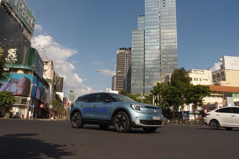 Ford Explorer Lexie Alford Γύρος του κόσμου με ηλεκτρικό