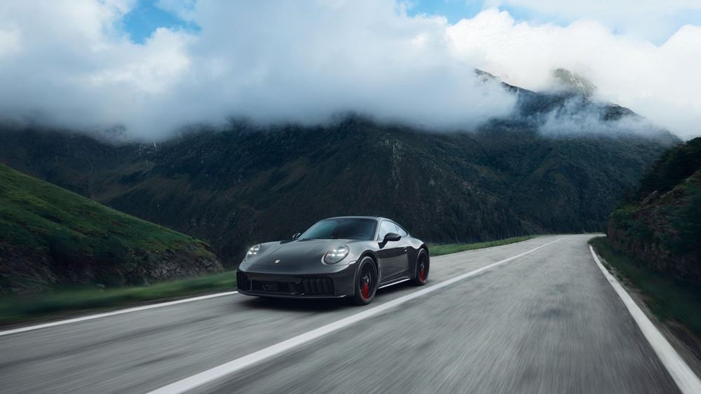 Porsche 911 Carrera 4 GTS Transfagarasan