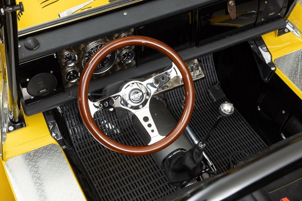Mini Moke εξάτροχο θηρίο