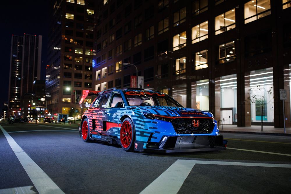 Honda CR-V Hybrid Racer