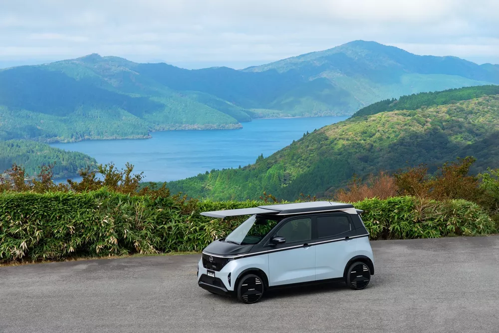 Nissan Sakura AO Solar ηλιακό πάνελ