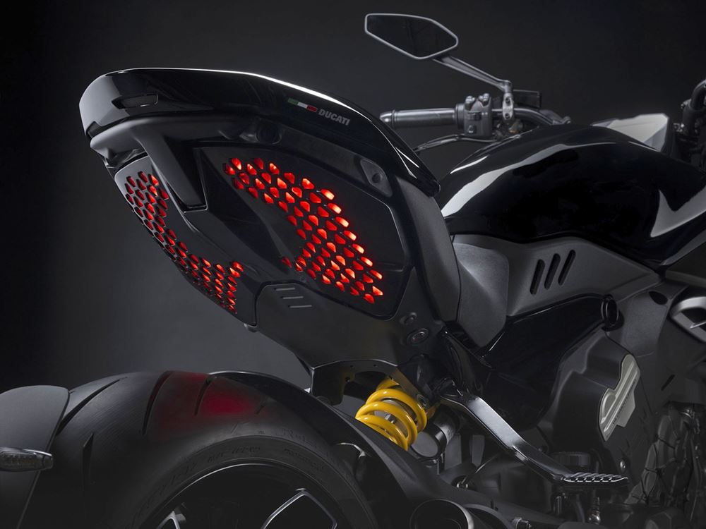Ducati Diavel V4