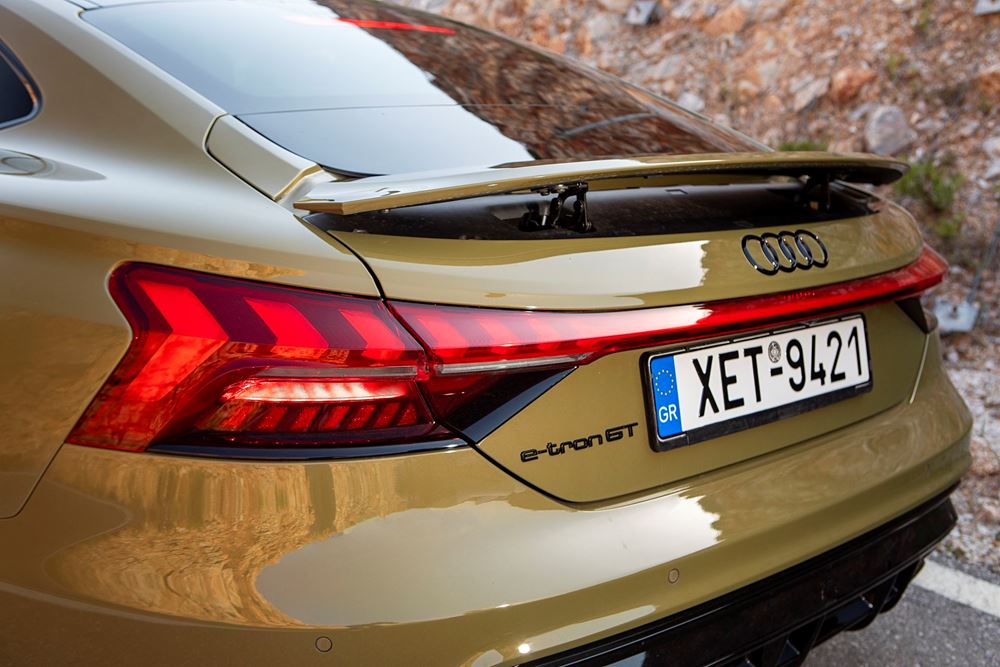 AUDI e-tron GT