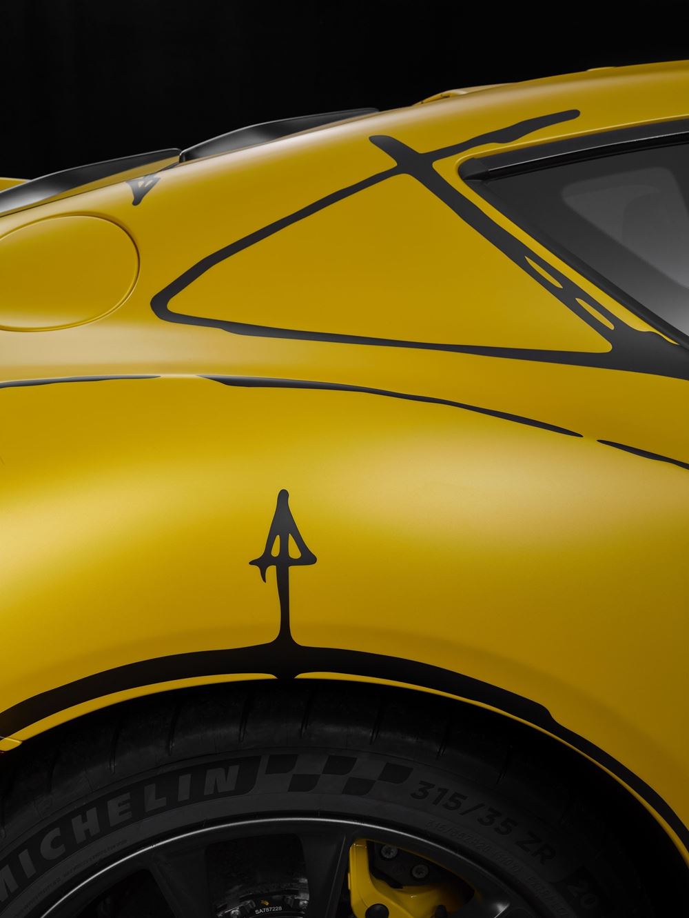 Ferrari 812 Competizione Tailor Made