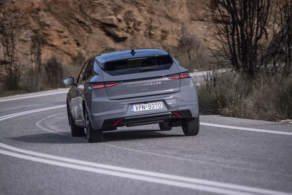 DS No4 Hybrid