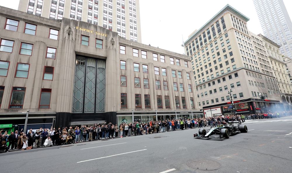 Mercedes F1 5η Λεωφόρος Νέα Υόρκη Empire State Building