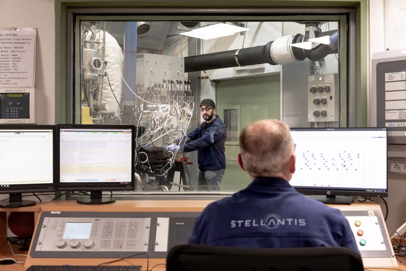 Stellantis e-fuels test kinitiron