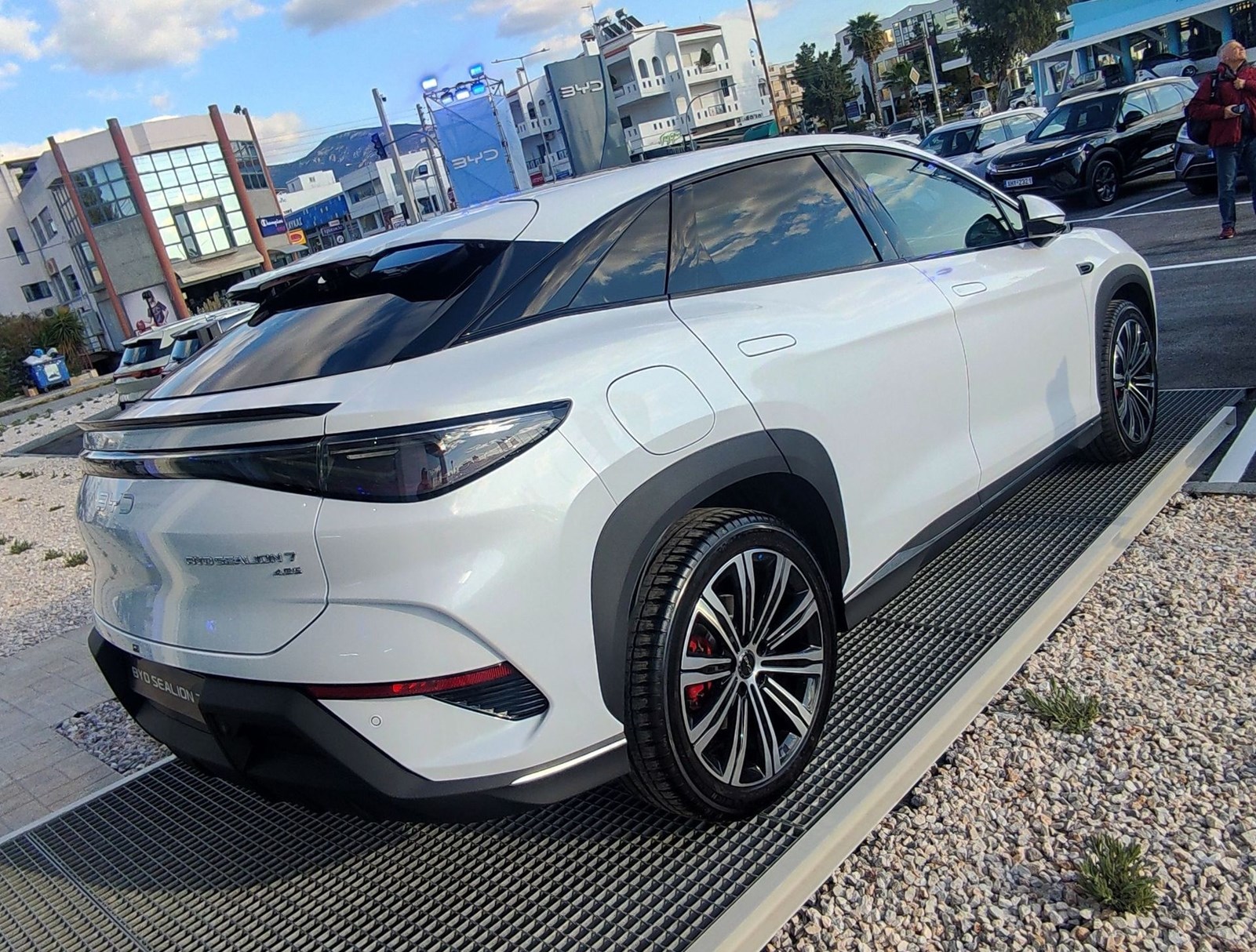 BYD Sealion 7