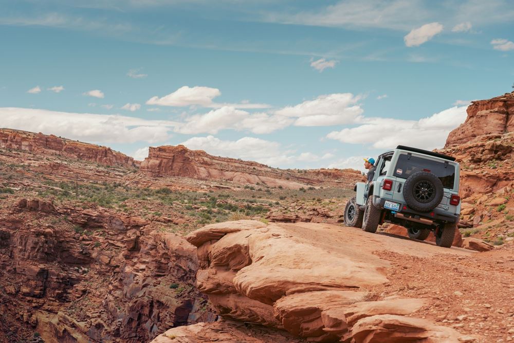 Jeep Wrangler Rubicon Cliff Hanger